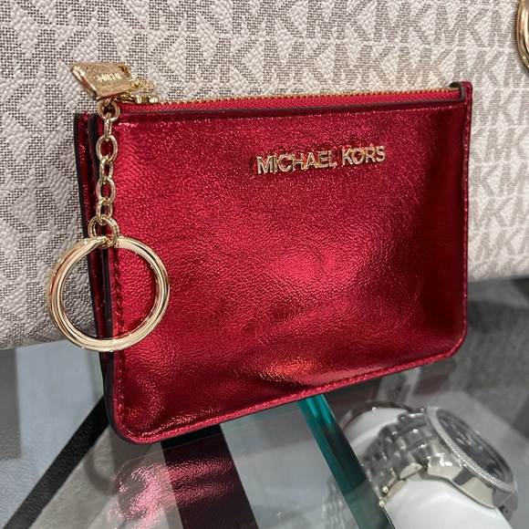 MICHAEL KORS
Jet Set Travel Small Top Zip Coin Pouch With ID Keychain
Crimsn
NWT - Picture 15 of 16